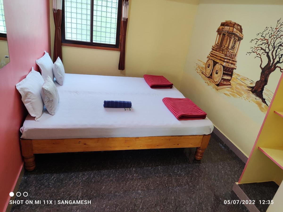 Vaibhav Home Stay 亨比 外观 照片