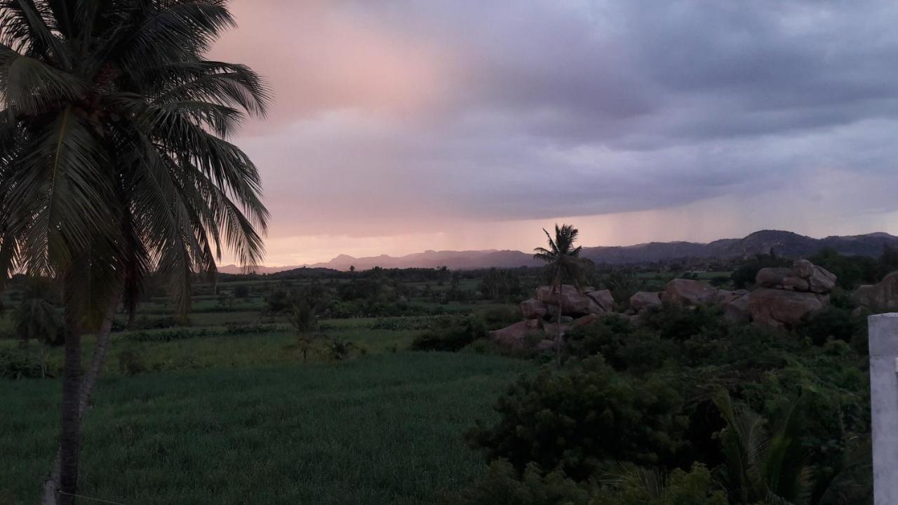 Vaibhav Home Stay 亨比 外观 照片